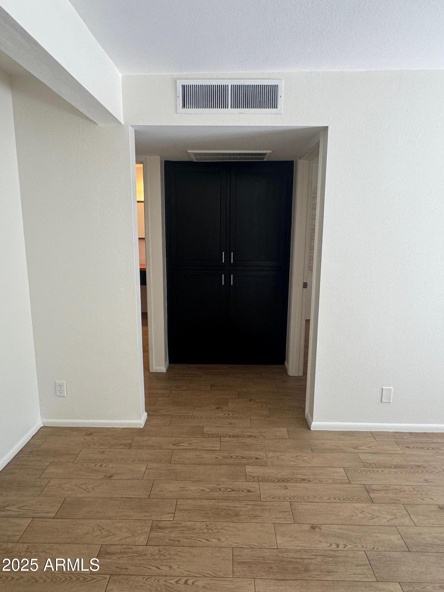 4356 North 36th Place, Unit 2 Phoenix, AZ 85018 - Photo 5 of 8 IMG_1862