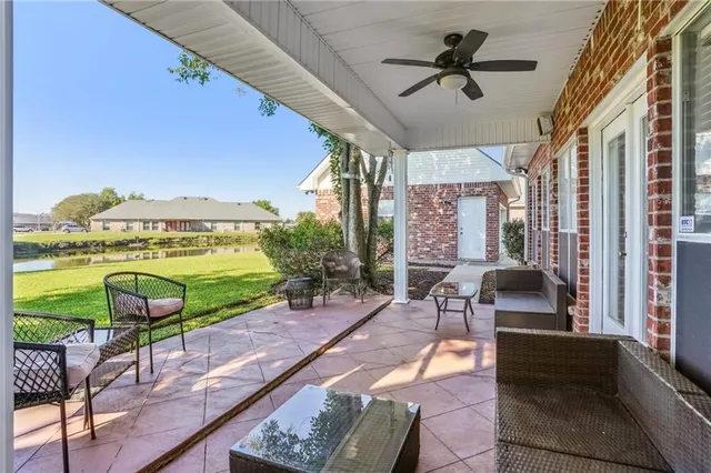 $325,000 | 212 West Lakeview Drive, Laplace, LA 70068