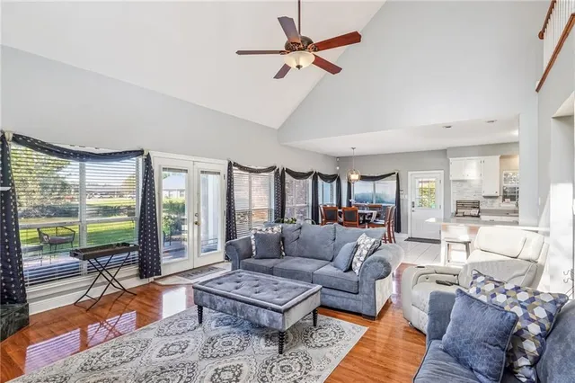 $325,000 | 212 West Lakeview Drive, Laplace, LA 70068