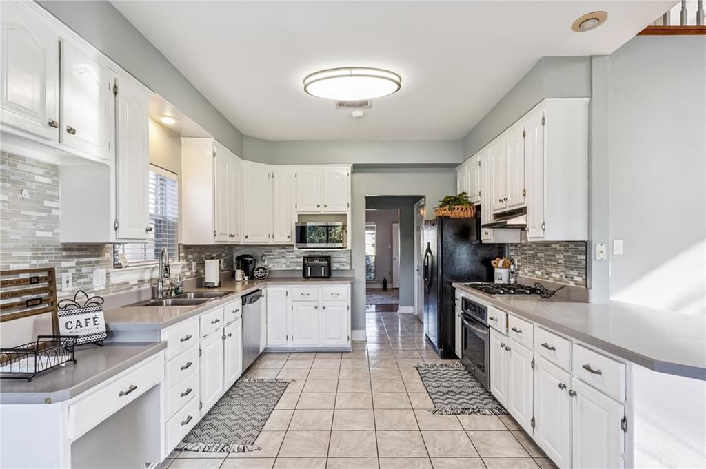 212 West Lakeview Drive Laplace, LA 70068 - Photo 9 of 29