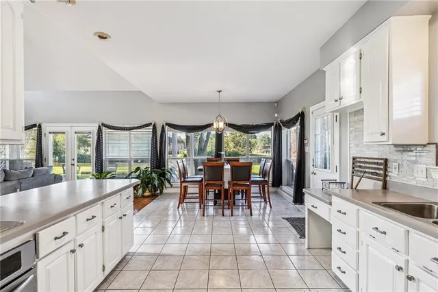 $325,000 | 212 West Lakeview Drive, Laplace, LA 70068