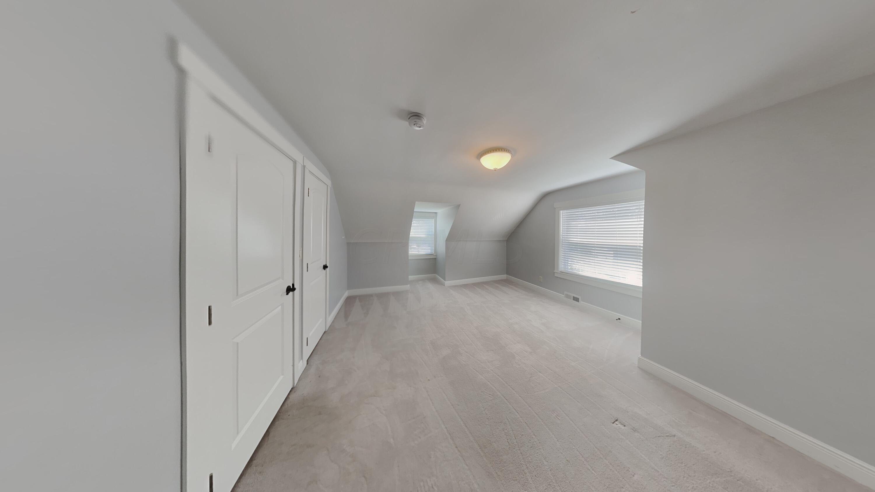 2912 Zollinger Road Upper Arlington, OH 43221 - Photo 9 of 15 13_Image_kzza6SBJkw