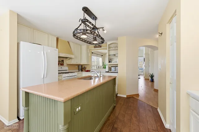 $365,000 | 31502 Kline Circle, Warrenville, IL 60555