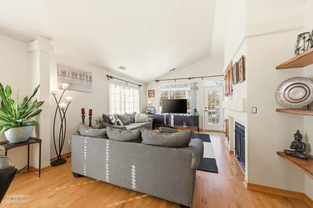 $365,000 | 31502 Kline Circle, Warrenville, IL 60555