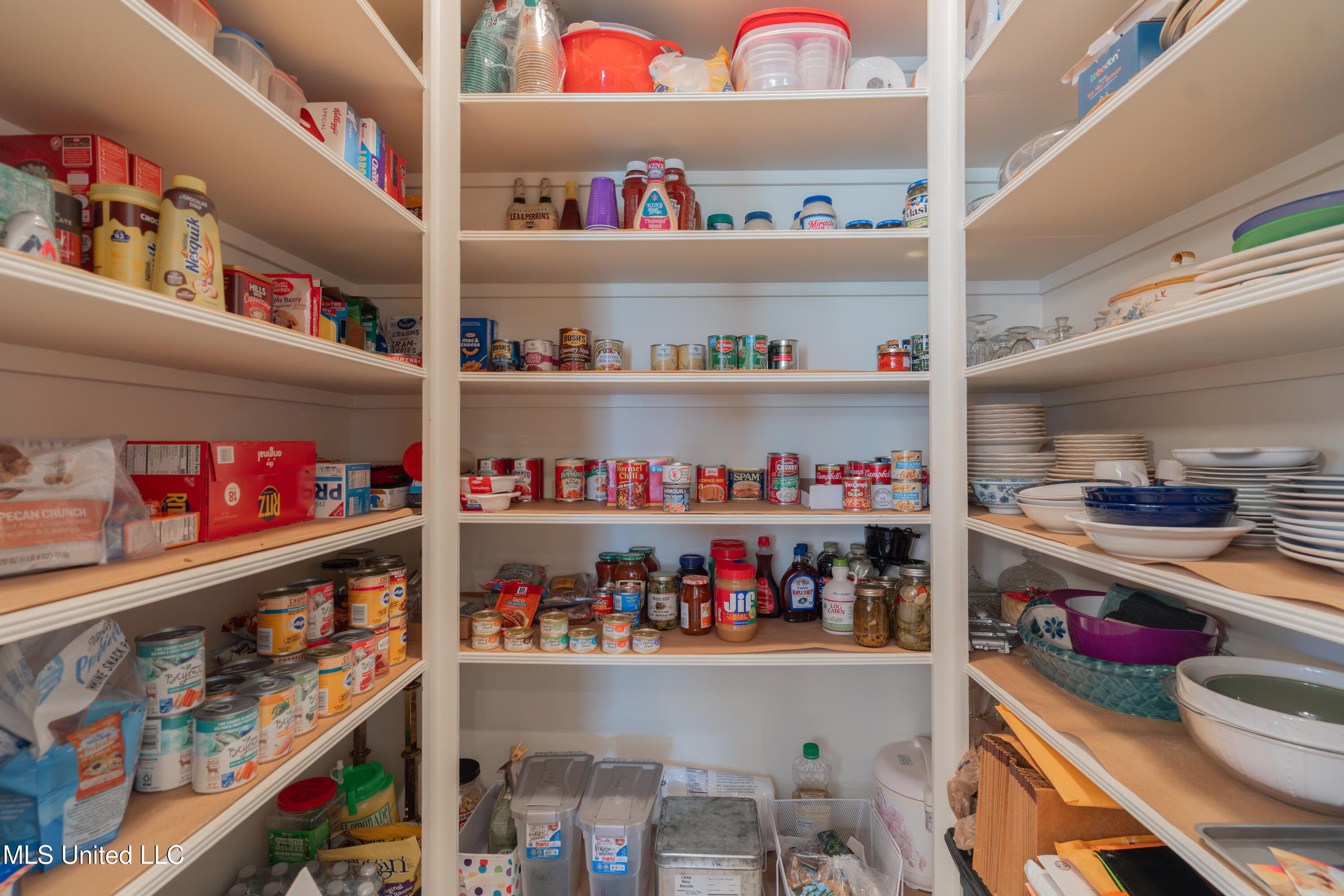 3745 North Berry Road Utica, MS 39175 - Photo 32 of 70 32-Pantry