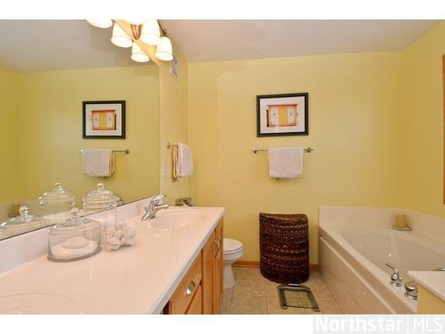 8252 Labont Way Eden Prairie, MN 55344 - Photo 15 of 18 Gallery Image 15