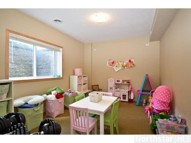 8252 Labont Way Eden Prairie, MN 55344 - Photo 17 of 18 Gallery Image 17