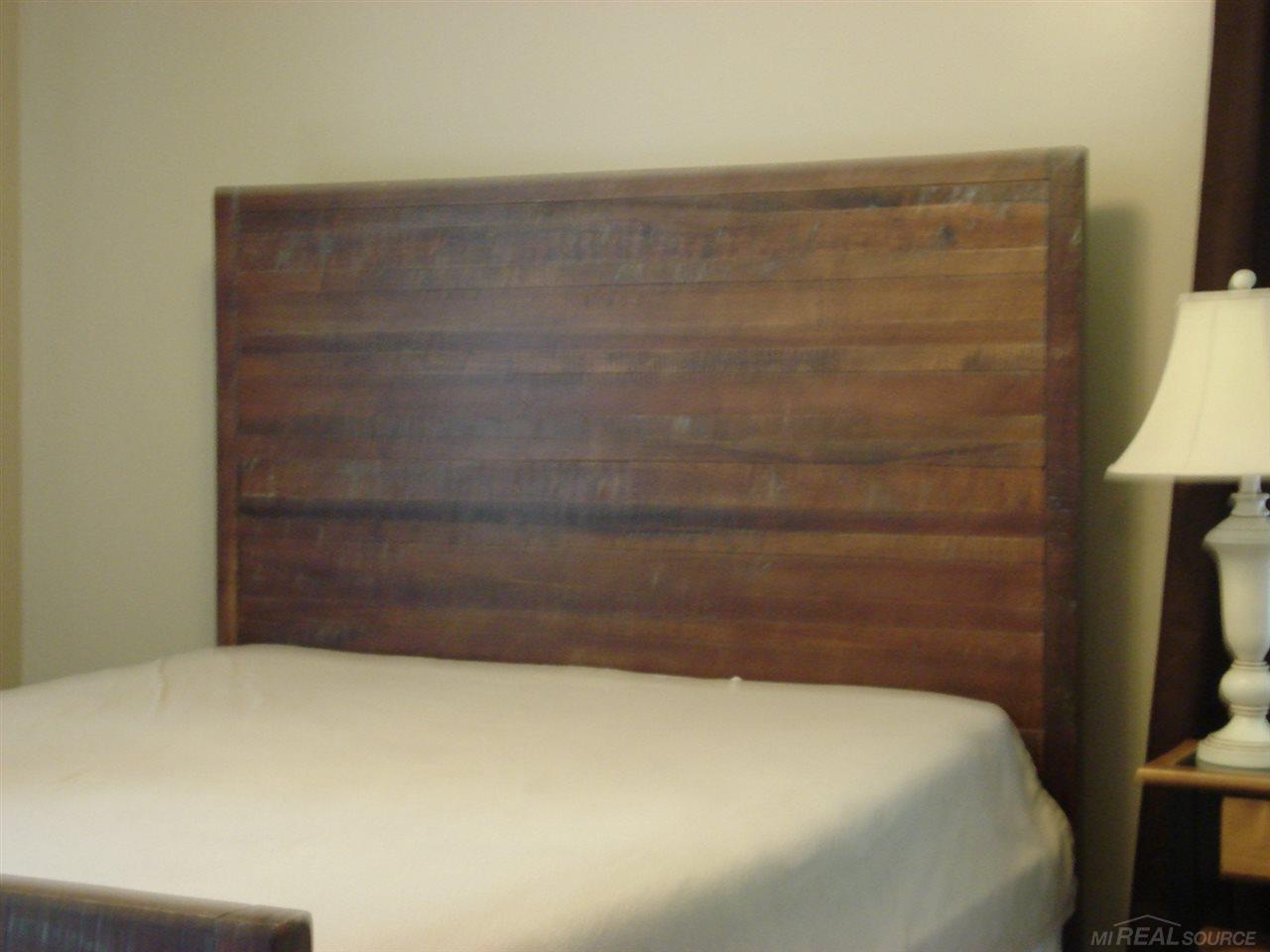 6292 Lakeshore Road Lexington, MI 48450 - Photo 21 of 31 31330020-20.JPG