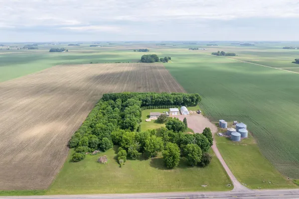 $475,000 | 78772 290th Street, Madelia, MN 56062