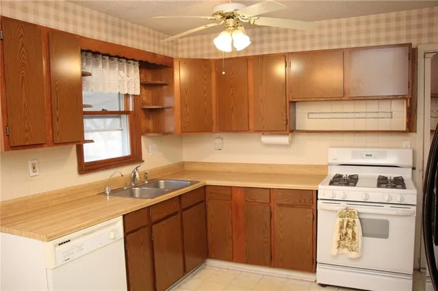 $185,000 | 9405 East 70th Terrace, Raytown, MO 64133