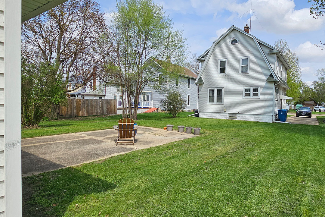 511 College Avenue Dixon, IL 61021 - Photo 21 of 26