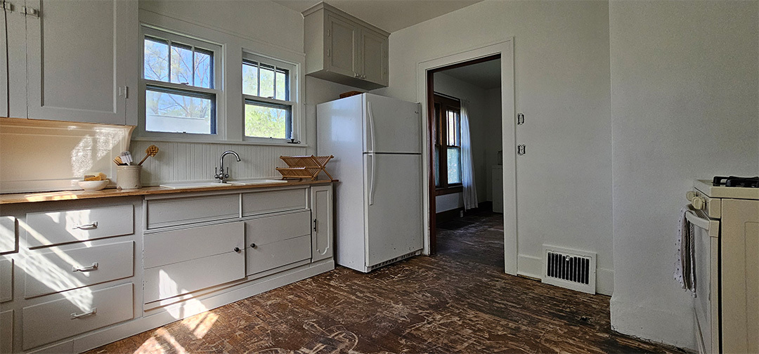 511 College Avenue Dixon, IL 61021 - Photo 5 of 26