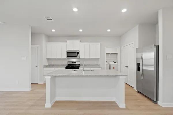 $267,900 | 325 Bennett Street, Angleton, TX 77515