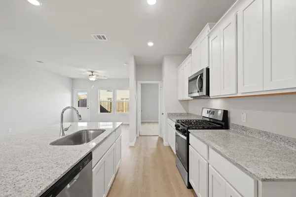 $267,900 | 325 Bennett Street, Angleton, TX 77515