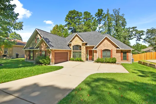 $499,000 | 1921 Rollingwood Drive, Huntsville, TX 77340
