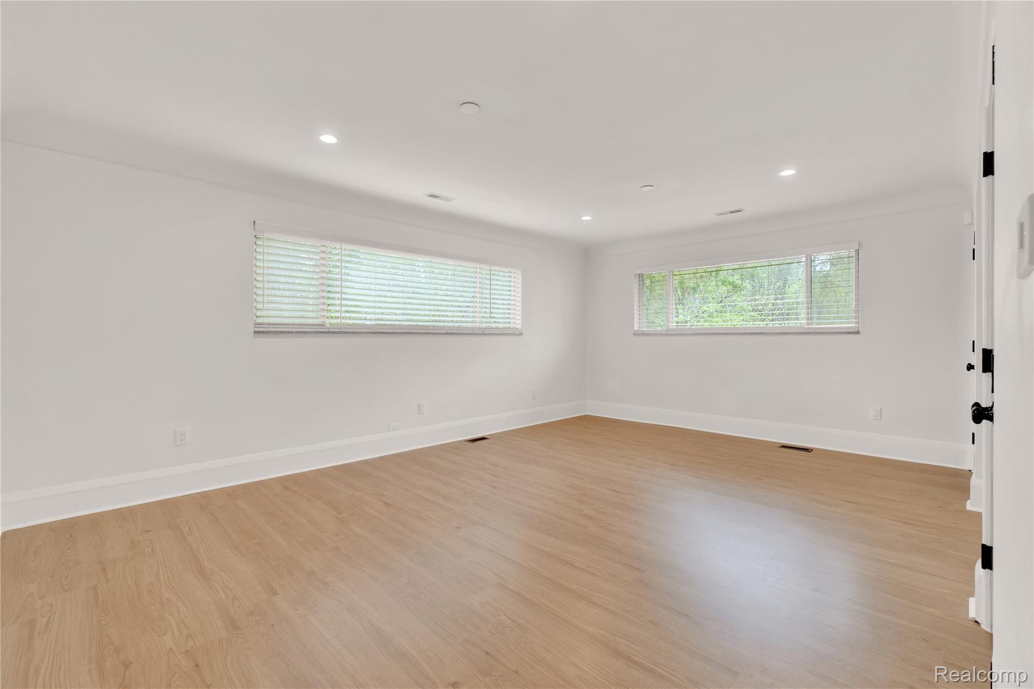 29098 Utley Road Farmington, MI 48334 - Photo 17 of 27 Edited-32.jpg