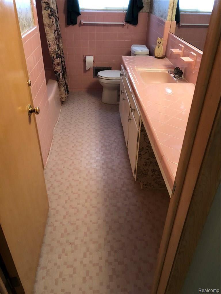 9384 Allen Road Allen Park, MI 48101 - Photo 30 of 44 c3rqSXe4T1OitnXgwcgikQ.jpg