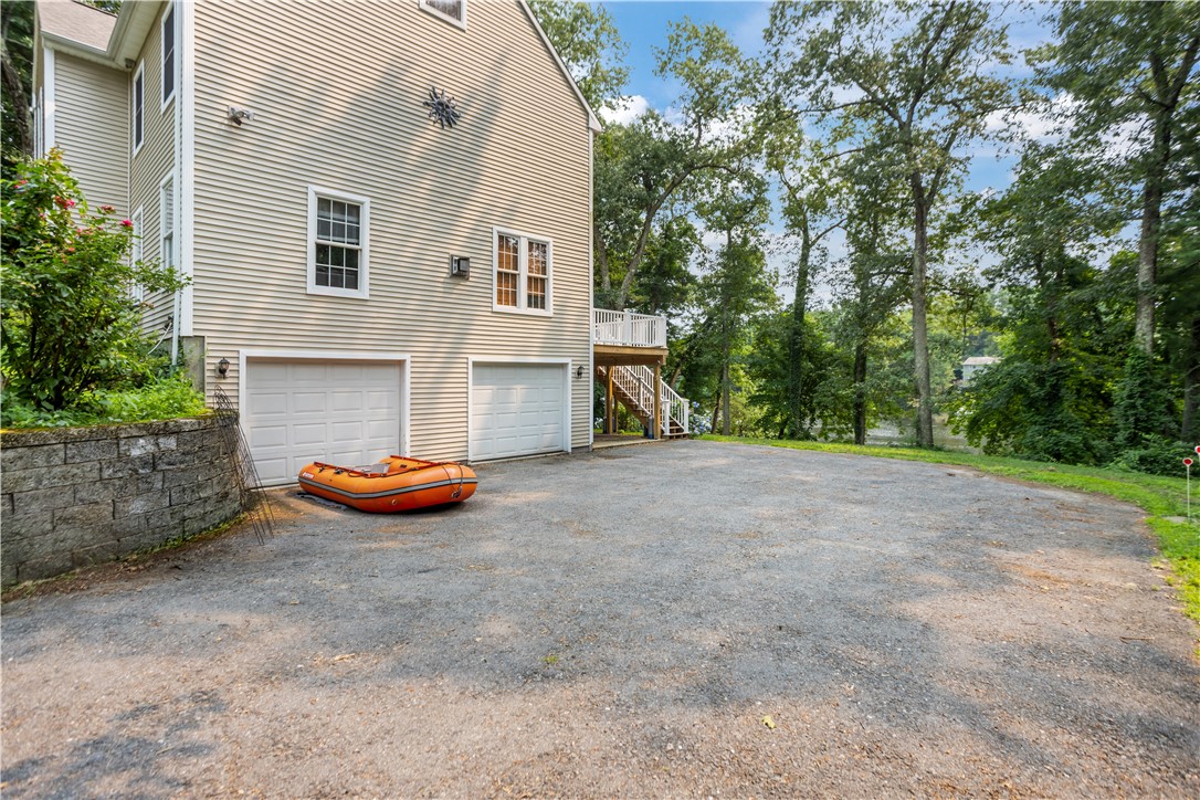 22 Breezy Knoll Road Smithfield, RI 02828 - Photo 4 of 48 Gallery Image 4