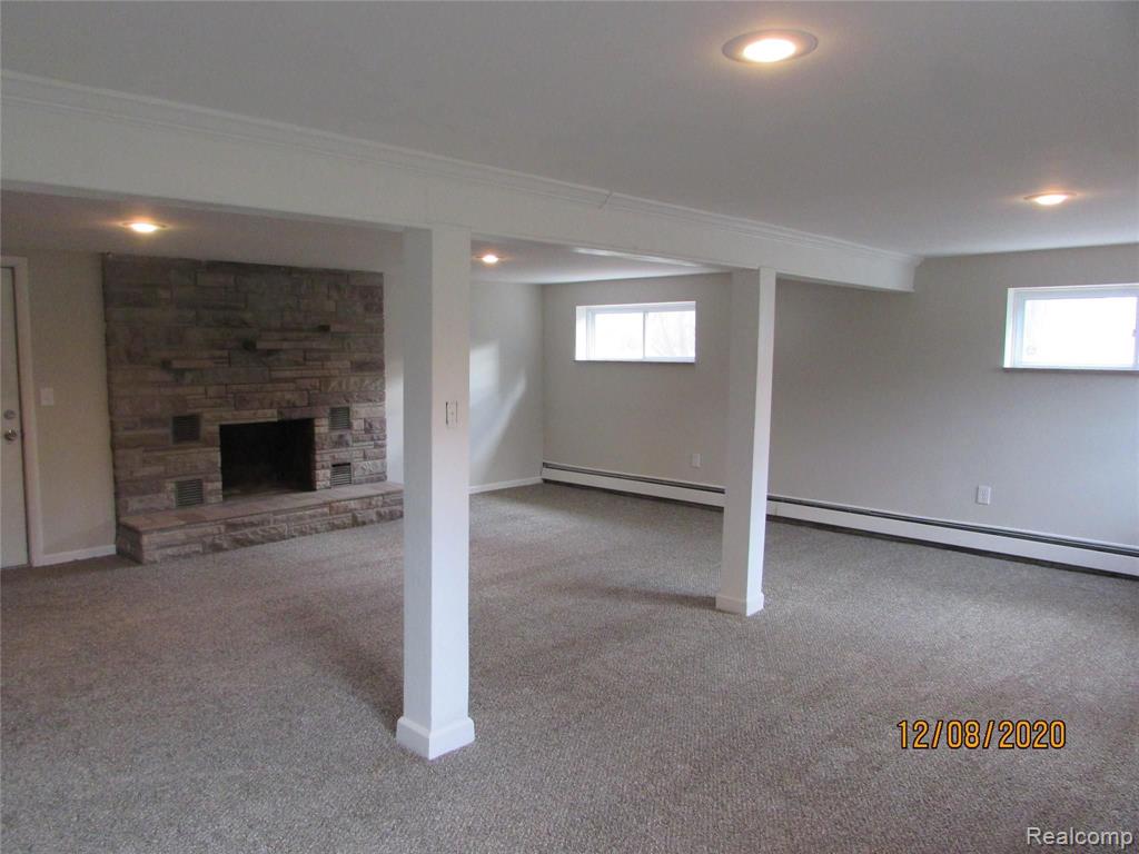 2101 Howe Road Burton, MI 48519 - Photo 28 of 38