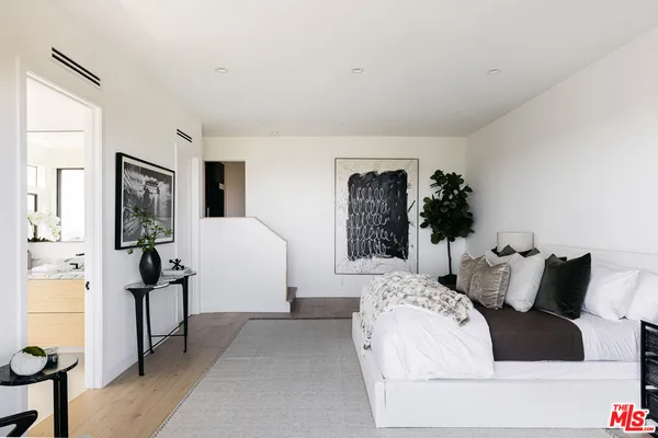 $19,500 | 7866 Fareholm Drive, Los Angeles, CA 90046