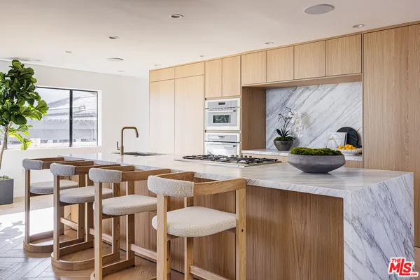 $19,500 | 7866 Fareholm Drive, Los Angeles, CA 90046