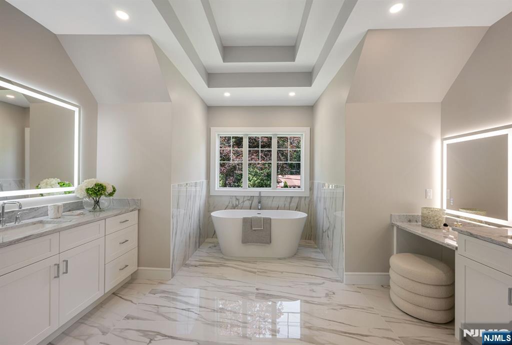520 Clinton Avenue Wyckoff, NJ 07481 - Photo 25 of 50