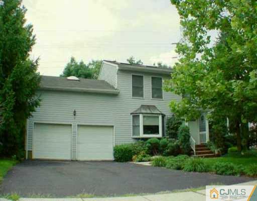 105 Roxy Avenue Edison, NJ 08820 - Photo 1 of 6