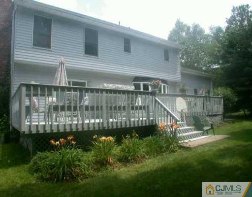 105 Roxy Avenue Edison, NJ 08820 - Photo 2 of 6