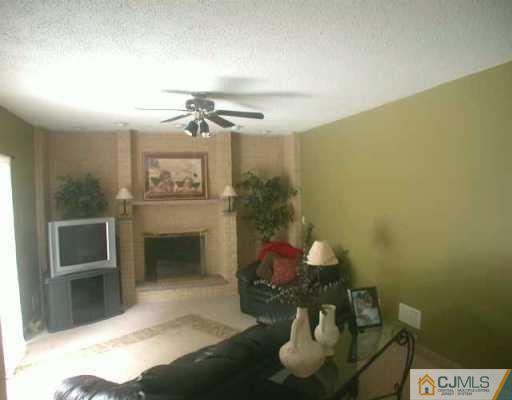105 Roxy Avenue Edison, NJ 08820 - Photo 6 of 6