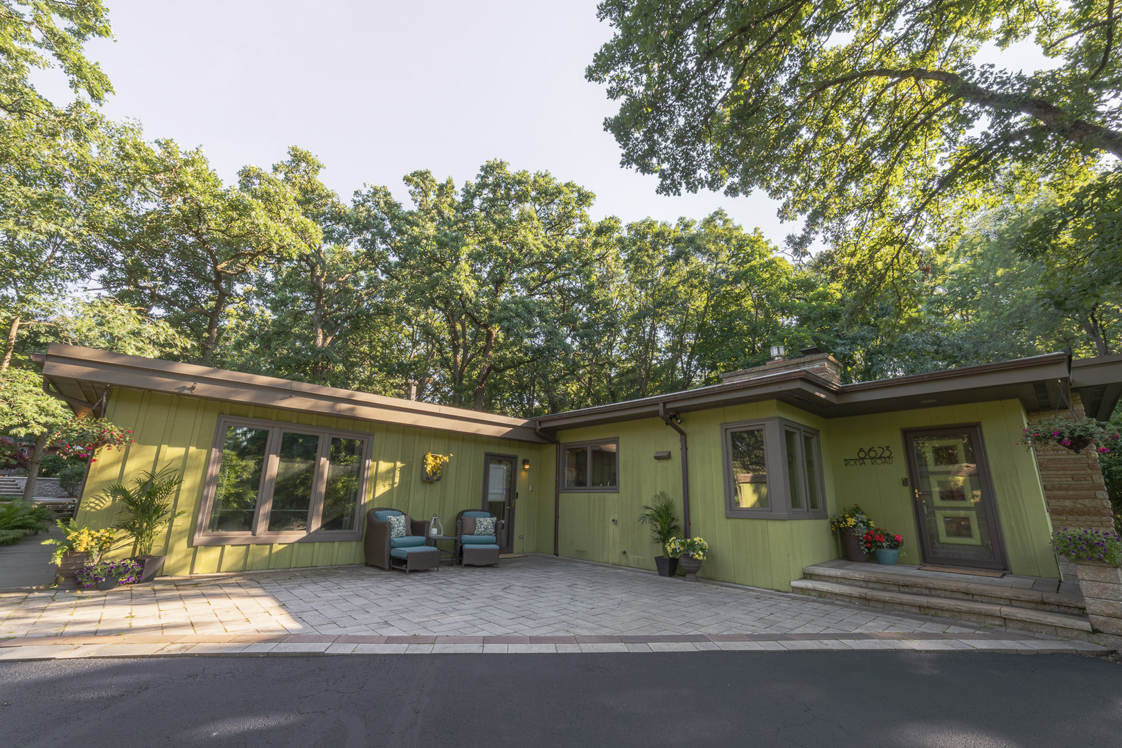 8623 South Roma Road Palos Park, IL 60464 - Photo 8 of 36