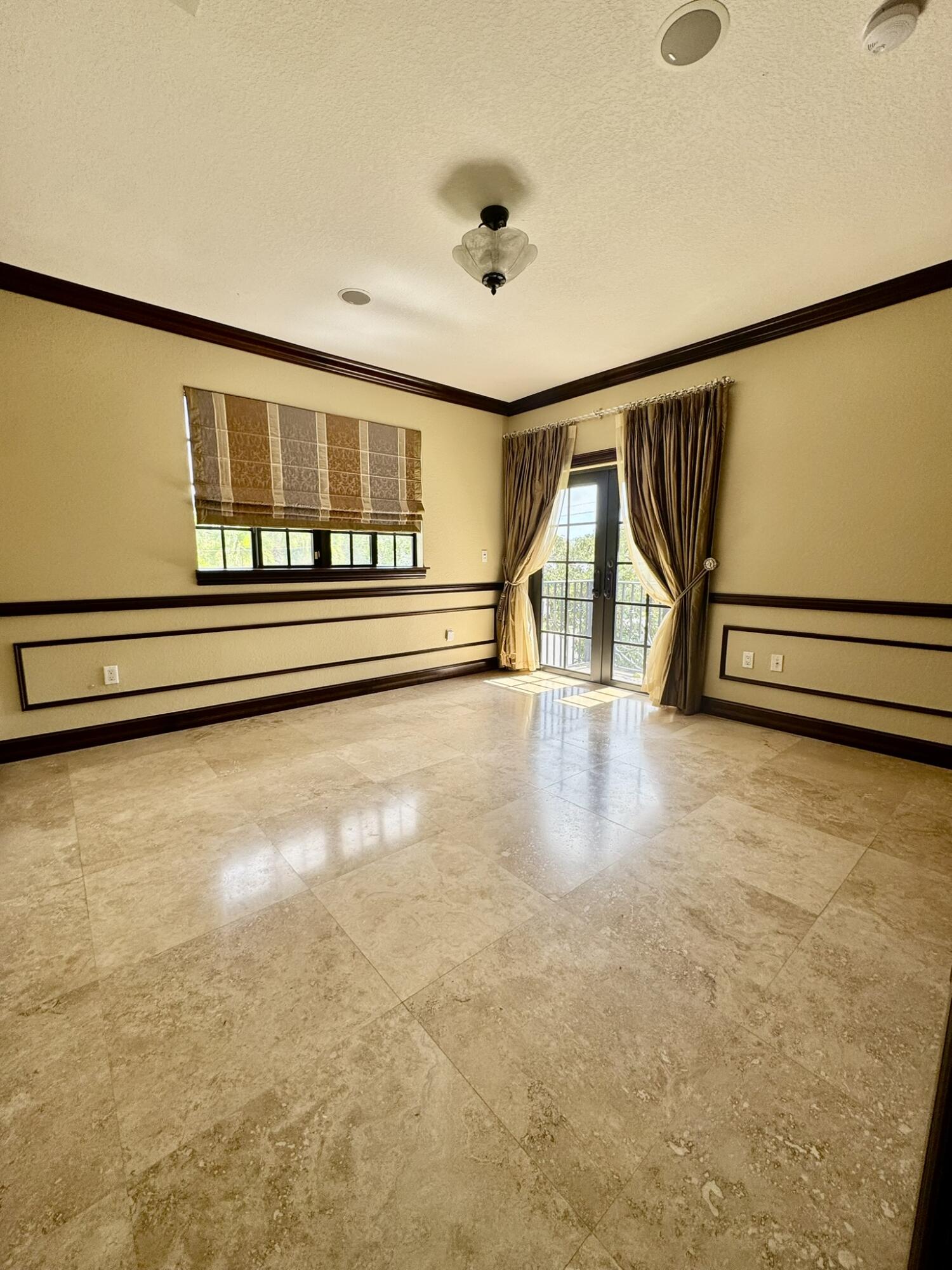 4501 Southwest 10th Street Miami, FL 33134 - Photo 22 of 41 IMG_9027