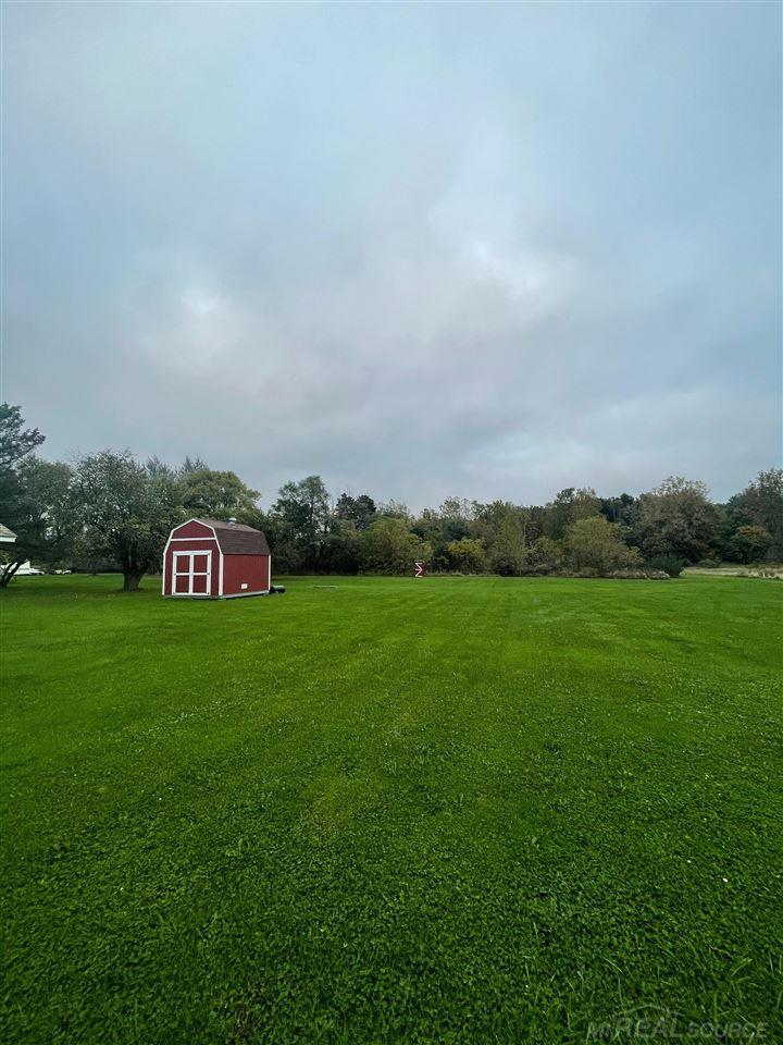 8147 Morrish Road Swartz Creek, MI 48473 - Photo 12 of 16