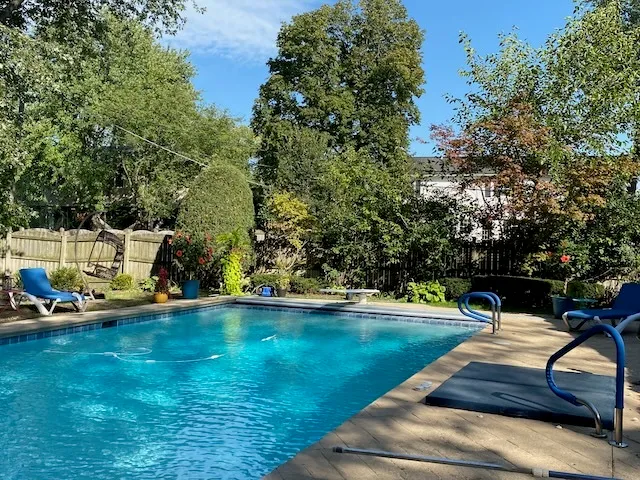 $1,250,000 | 3240 Brookdale Lane, Northbrook, IL 60062