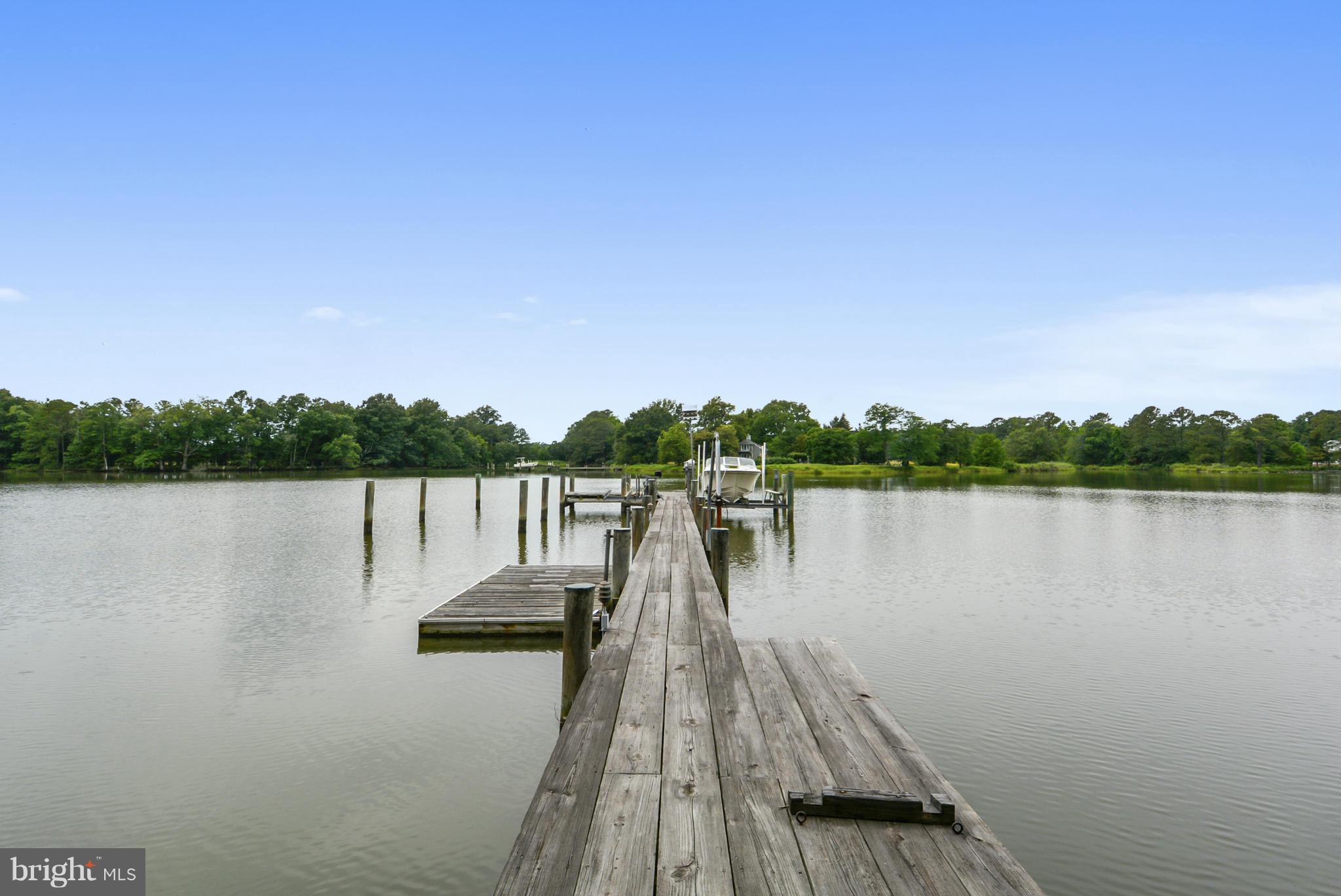 Deep water pier