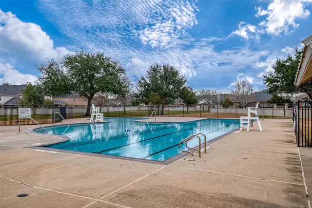 $374,000 | 44 Fountain Bend Lane, Richmond, TX 77406