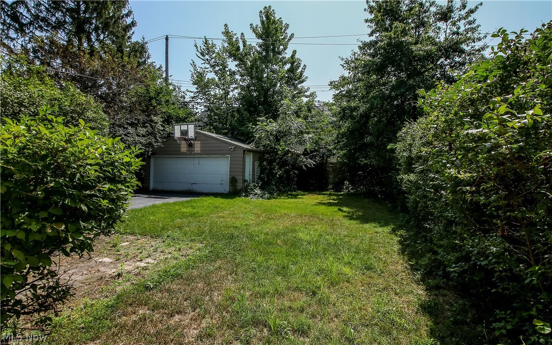 3010 Berkshire Road Cleveland, OH 44118 - Photo 17 of 21 Gallery Image 17