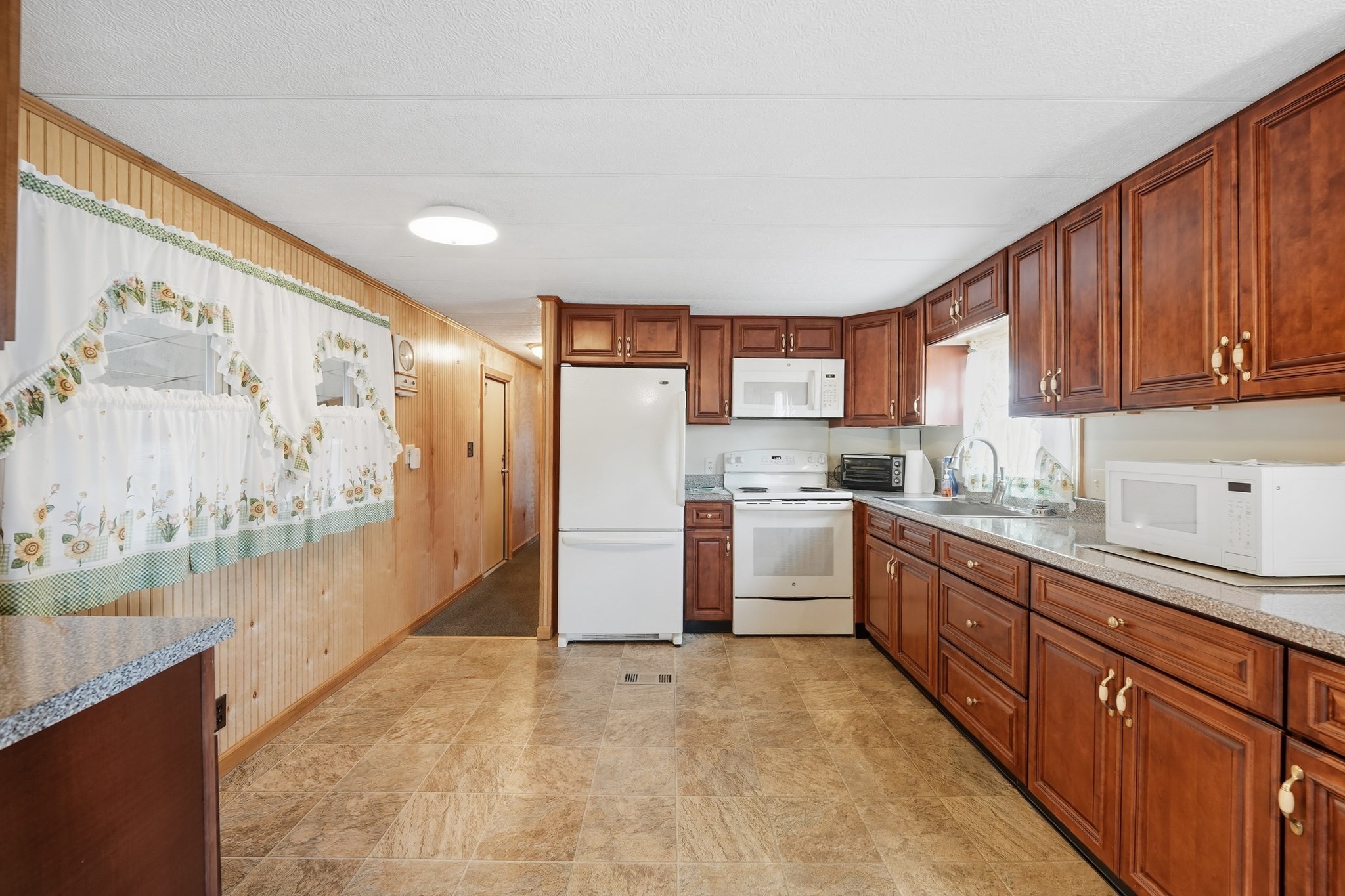 70 Shumway Street, Unit B12 Springfield, MA 01119 - Photo 6 of 20 Gallery Image 6