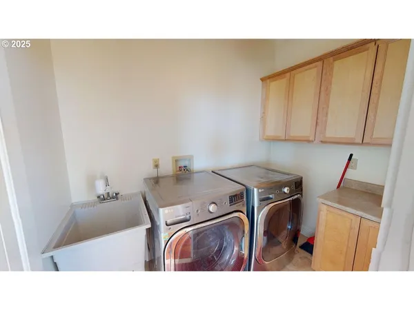 $1,025,000 | 16898 Crown Terrace, Brookings, OR 97415