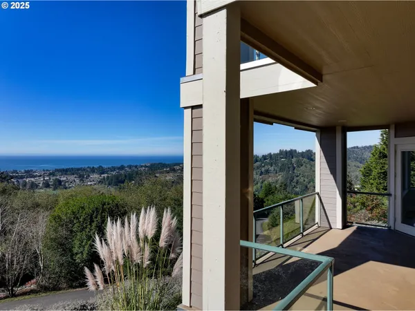 $1,025,000 | 16898 Crown Terrace, Brookings, OR 97415