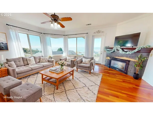 $1,025,000 | 16898 Crown Terrace, Brookings, OR 97415