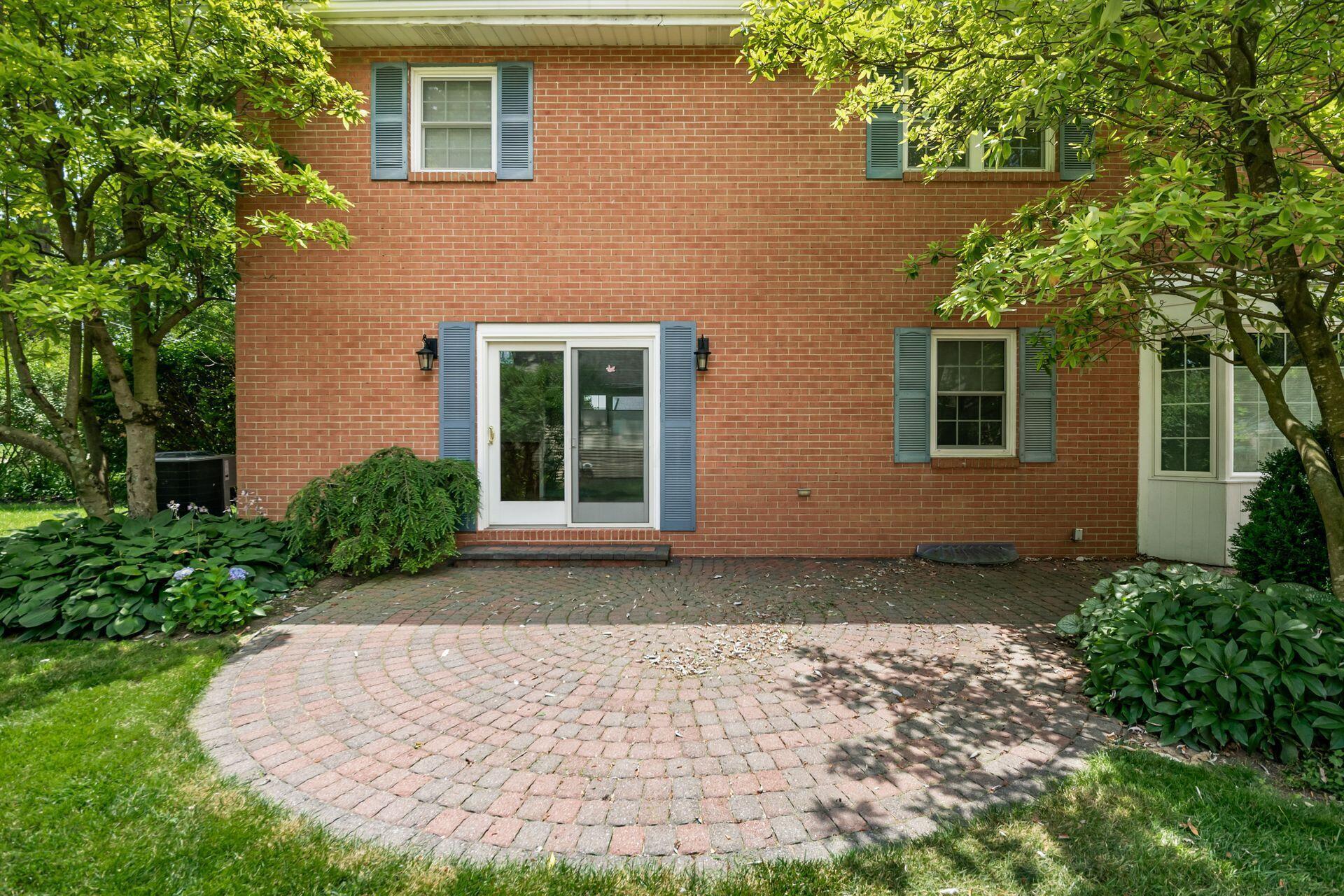 1960 Hythe Road Columbus, OH 43220 - Photo 36 of 46 039_74bea1b_L 1960 Hythe009-2