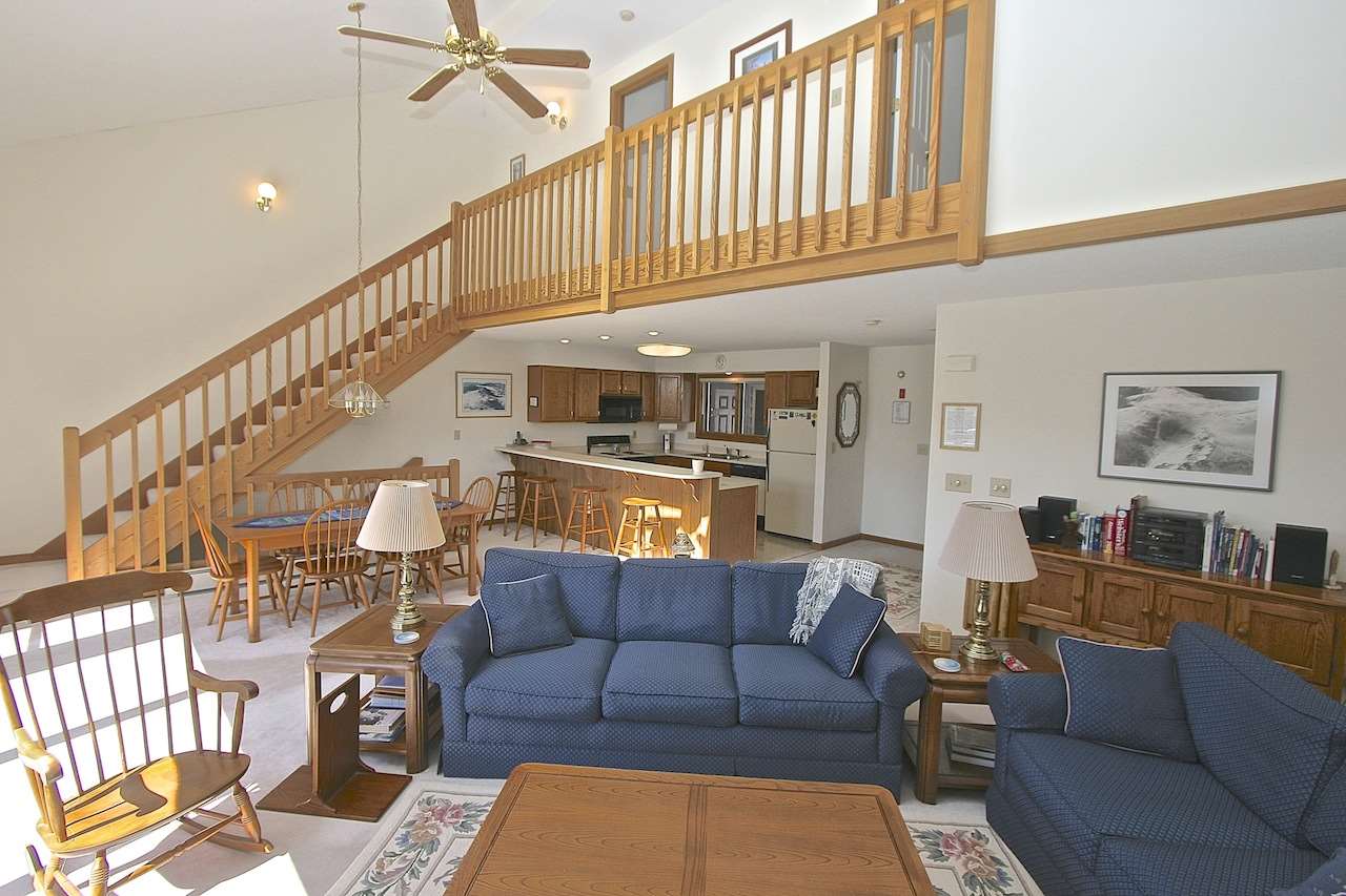 402 Hannah Loop, Unit 102 Carroll, NH 03595 - Photo 4 of 36 Gallery Image 4