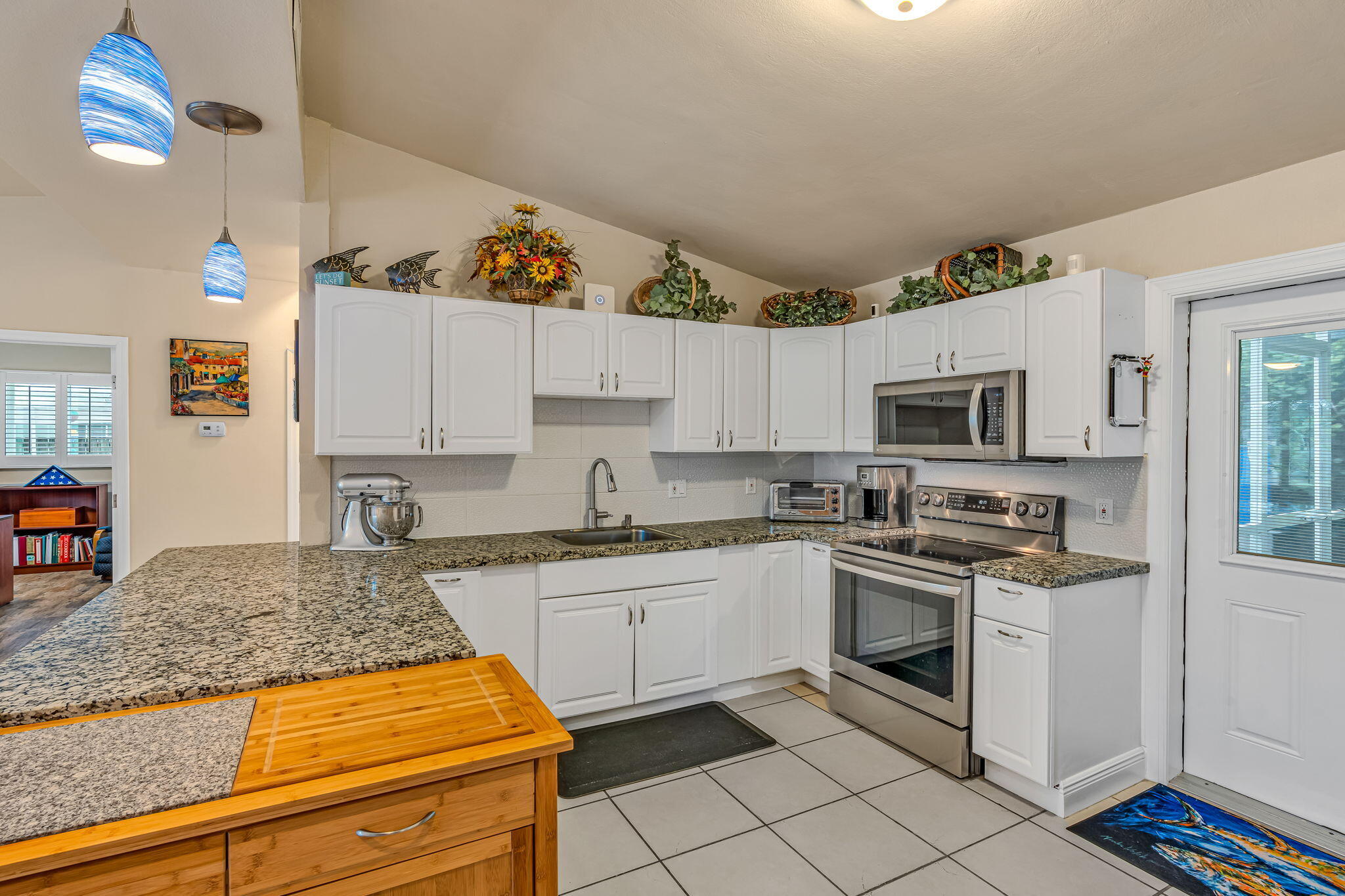 809 La Paloma Road Key Largo, FL 33037 - Photo 9 of 41 8-web-or-mls-809 La Paloma- All Keys Aer