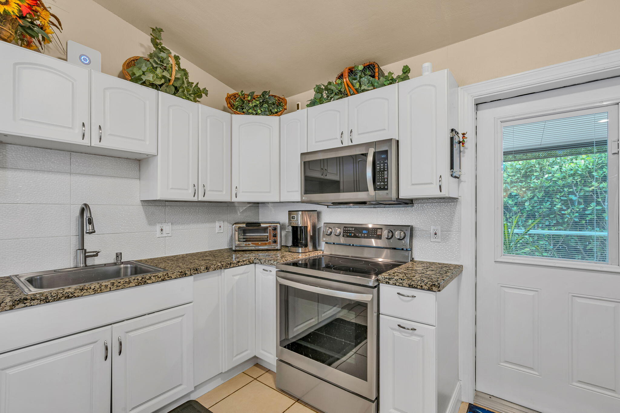 809 La Paloma Road Key Largo, FL 33037 - Photo 10 of 41 9-web-or-mls-809 La Paloma- All Keys Aer