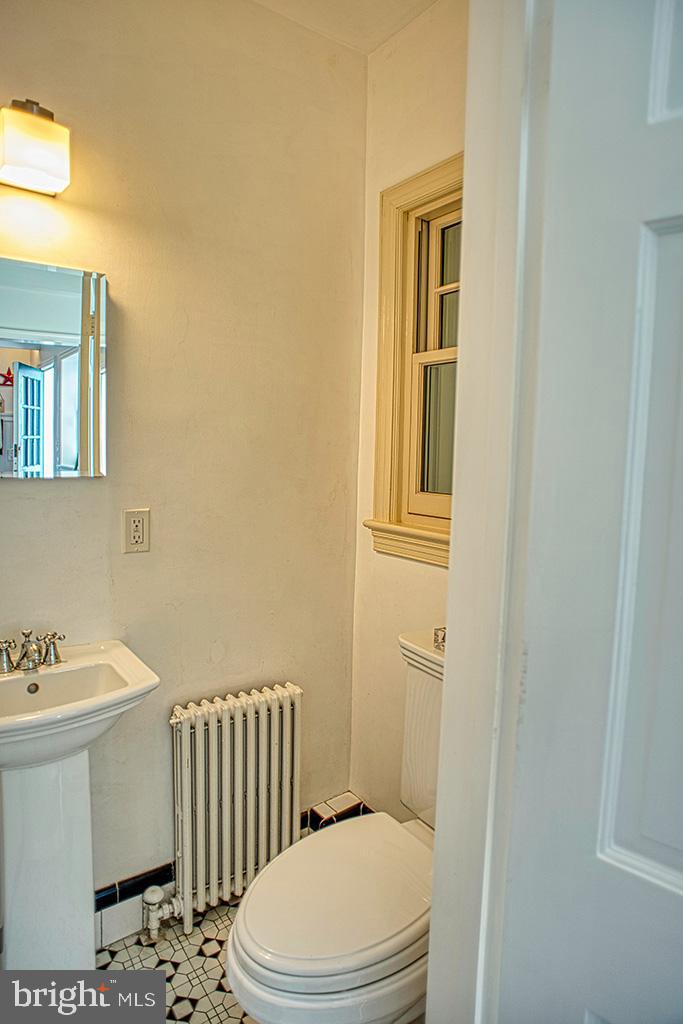 4643 16th Street Northwest, Unit B Washington, DC 20011 - Photo 10 of 24 Main floor powder room