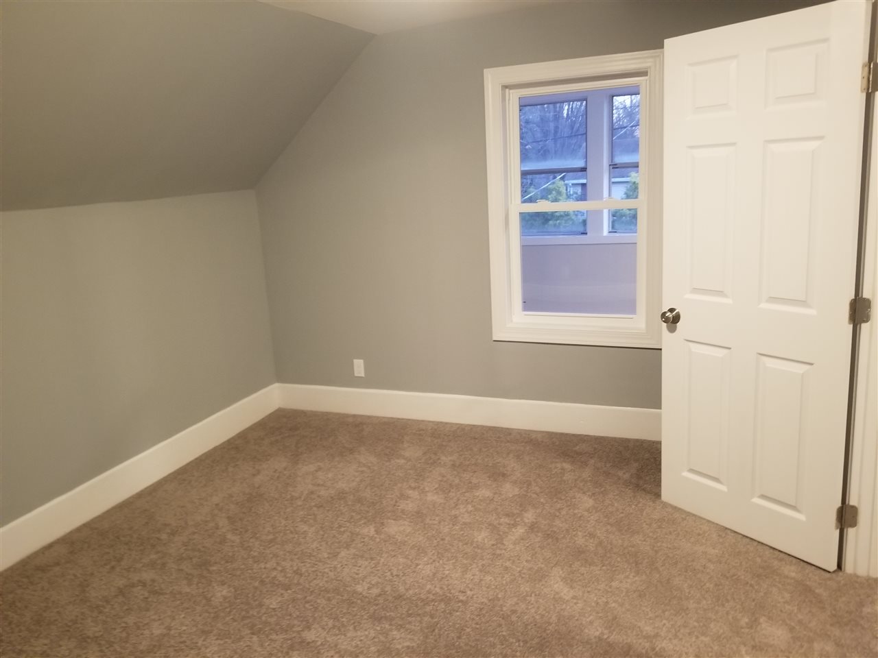 37 Riverside Drive Hudson, NH 03051 - Photo 16 of 28