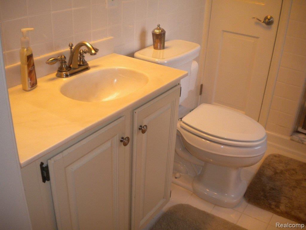 1490 Oxford Road Grosse Pointe, MI 48236 - Photo 25 of 25 DSCN2281