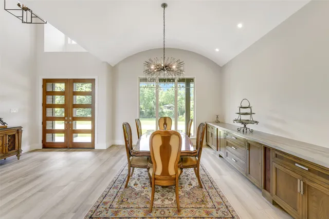 $1,150,000 | 18 Smith Loop North, Cleveland, TX 77327