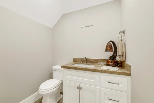 $1,150,000 | 18 Smith Loop North, Cleveland, TX 77327