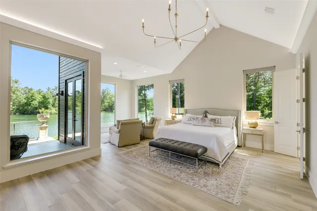 $1,150,000 | 18 Smith Loop North, Cleveland, TX 77327